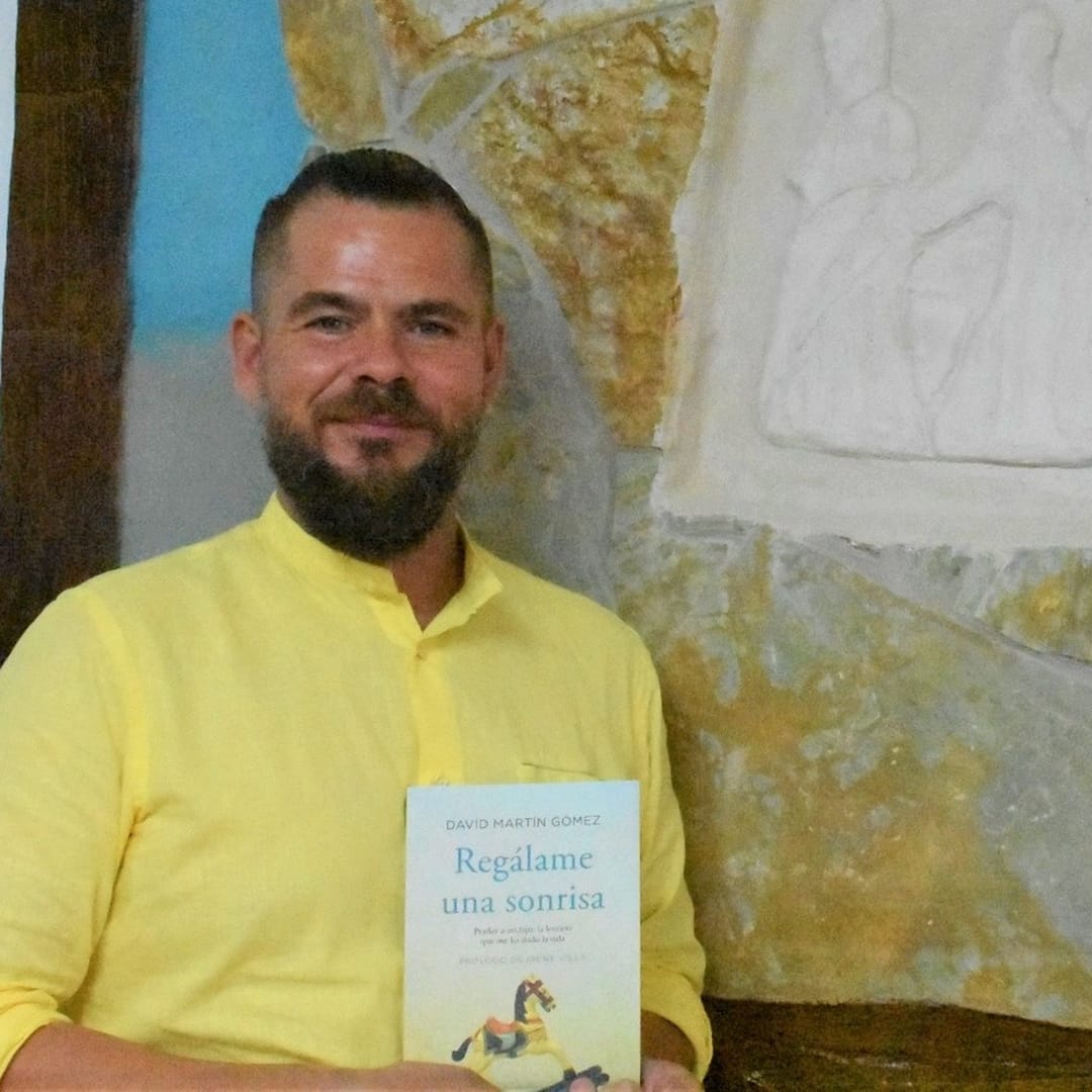David Martin Regalame una Sonrisa Autor del libro Regálame una sonrisa de David Martín Gómez